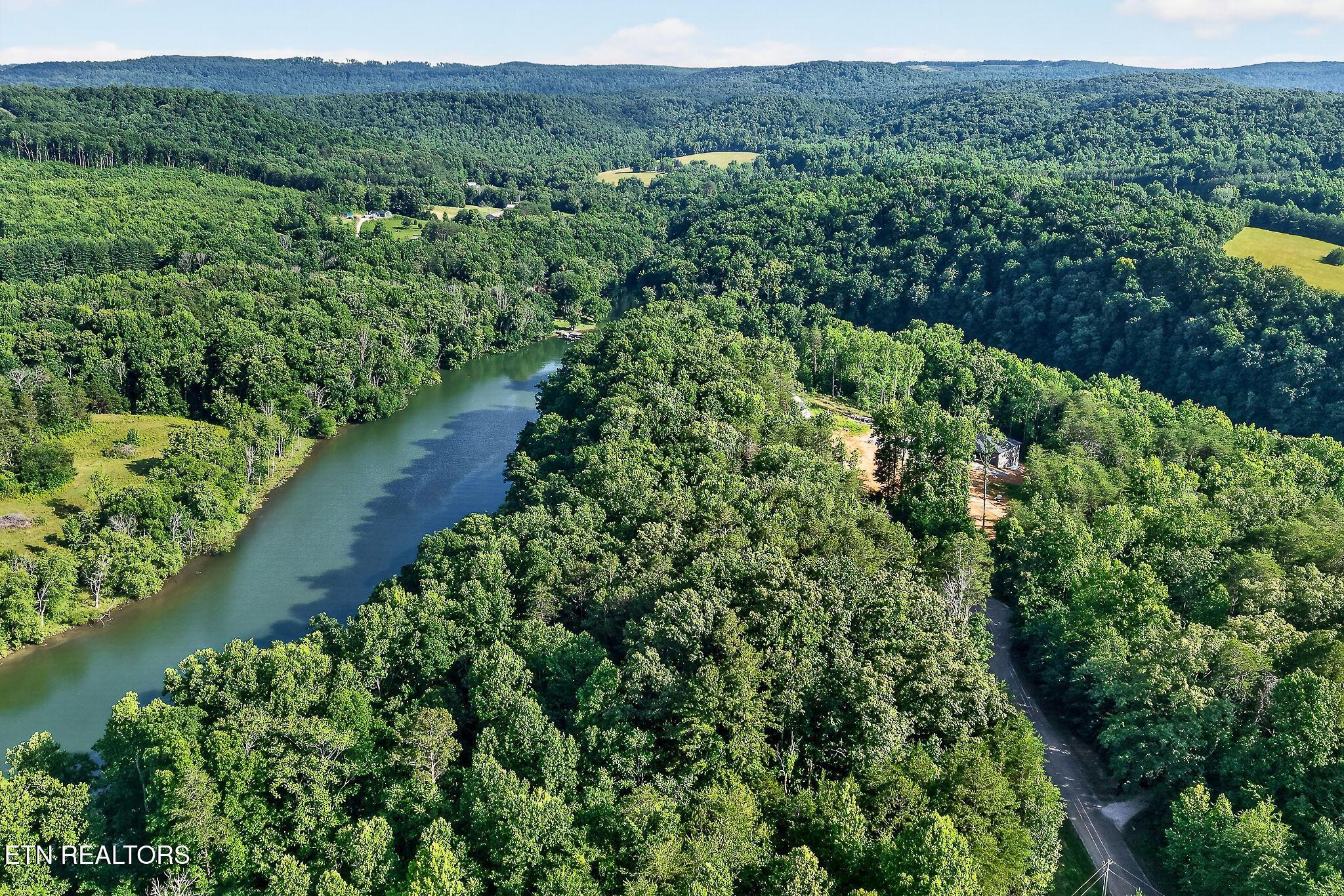 Image 2: 5.17 ACRES