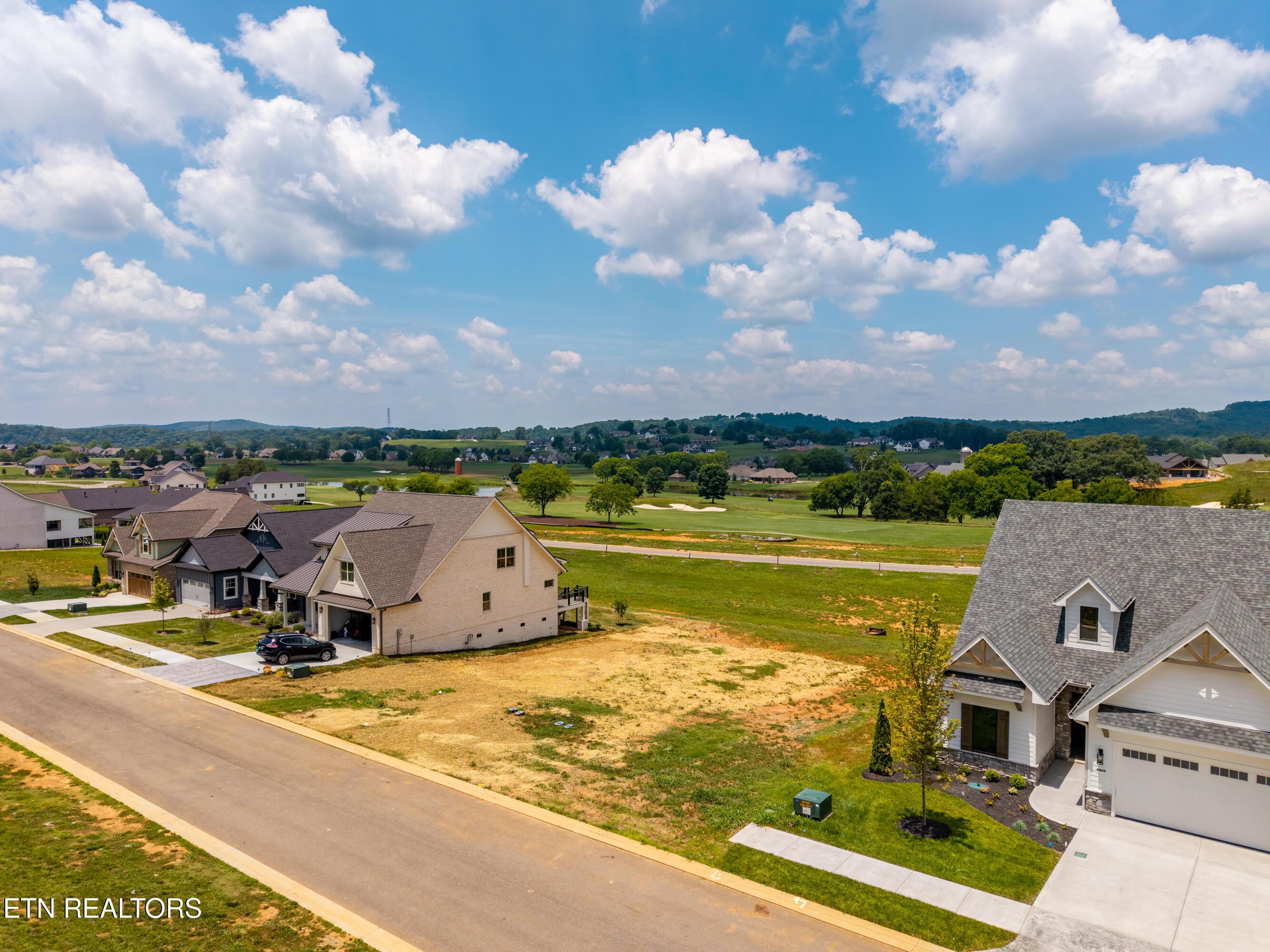 Image 2: 1462BlackBearCir106-15