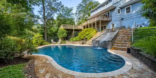 500 Cherokee Blvd