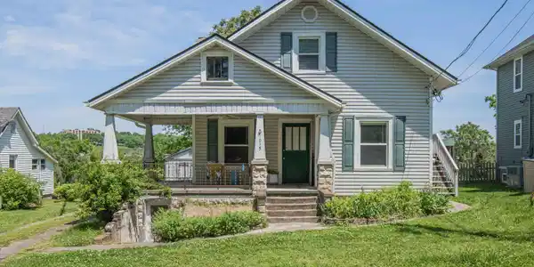 1015 Ford Place