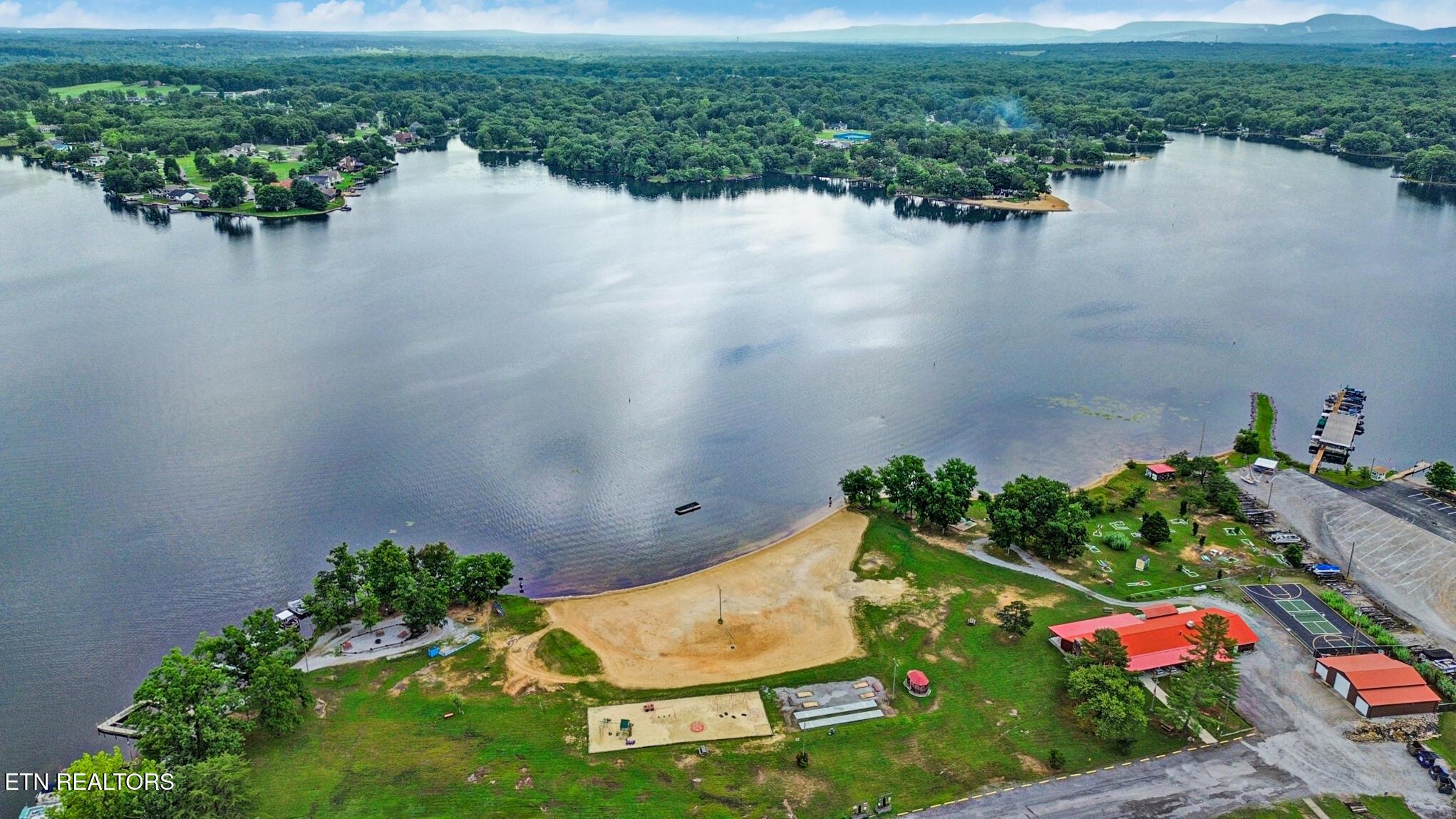 Image 4: LAKE TANSI
