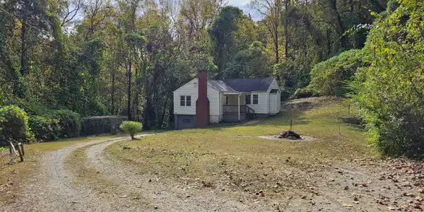 2820 Riverside Drive
