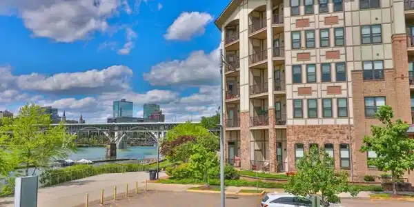 445 W Blount Ave