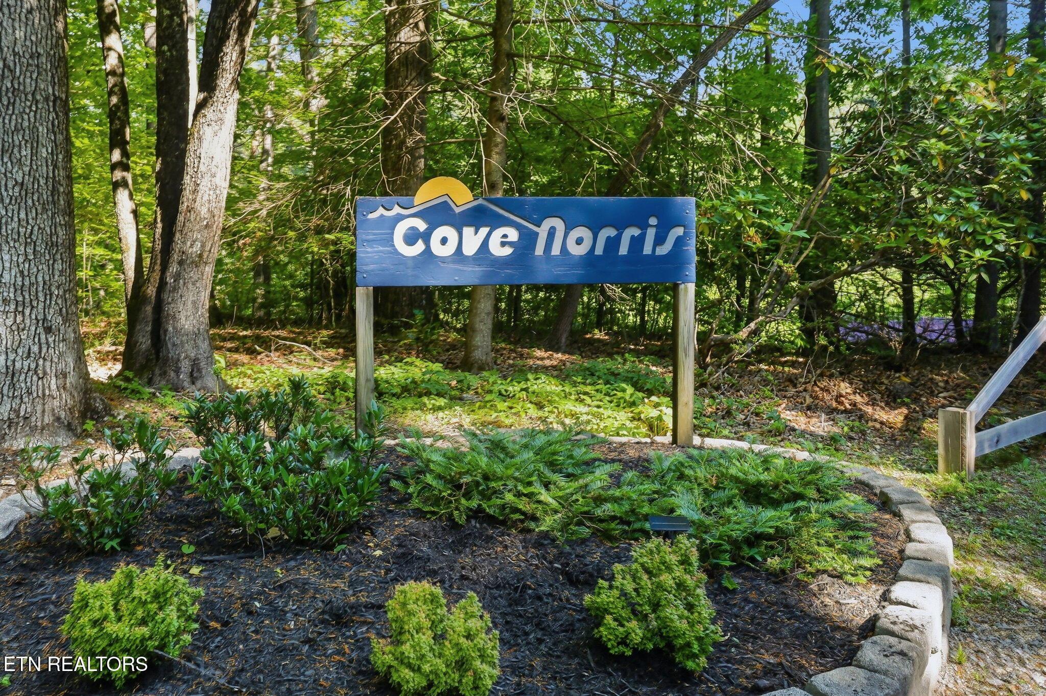 Image 2: 1-web-or-mls-001_1068_N Shorewood_1