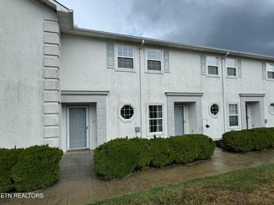 102 Village Trace Unit 12