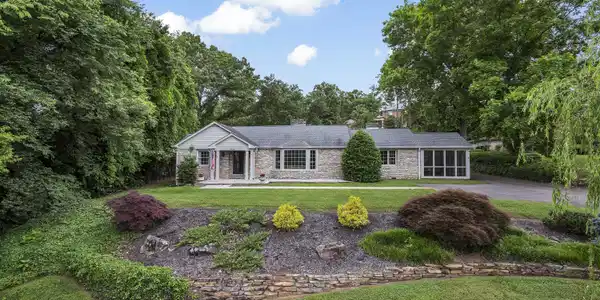3359 Lake View Drive