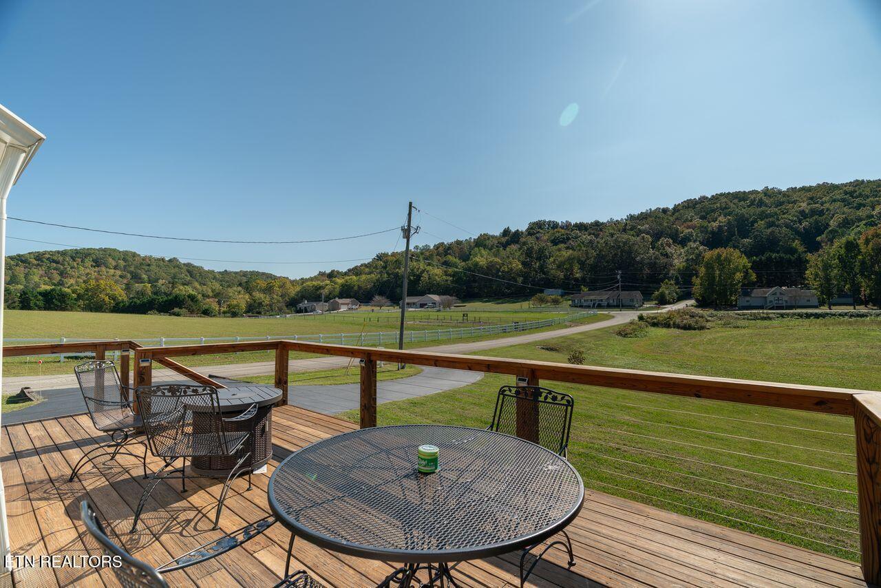 Image 3: Deck