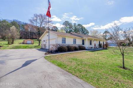 119 Lakeside Drive