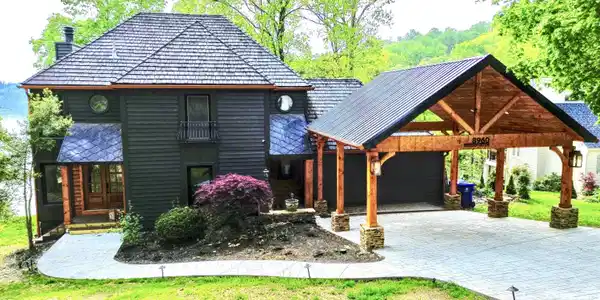 8960 Hickory Hill Lane