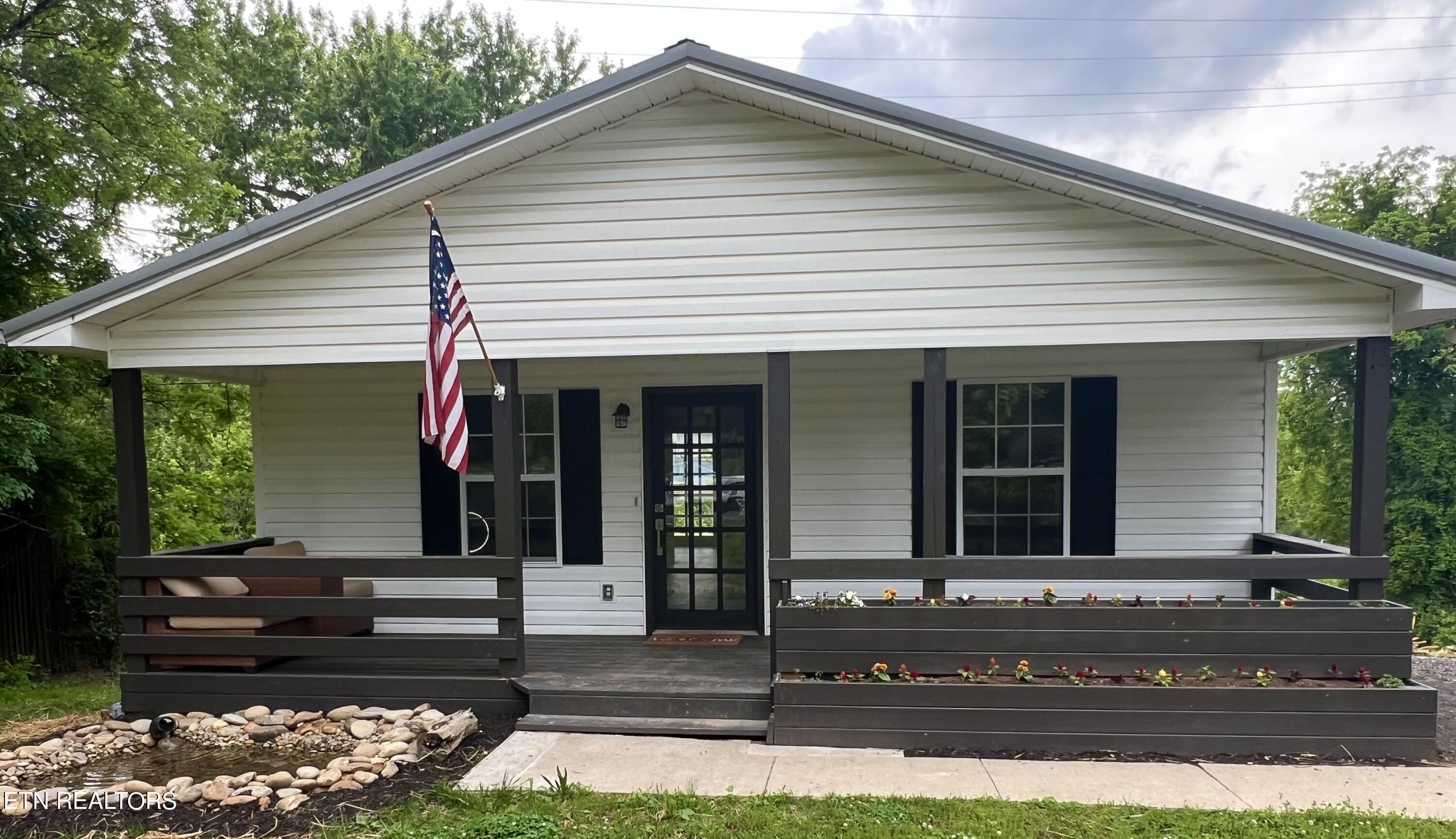 702 SW Redwine St, Knoxville, TN lhrmls02167123