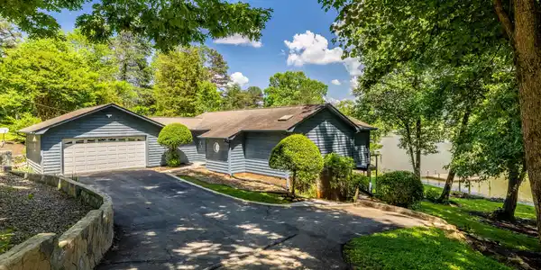 3154 Devault Rd
