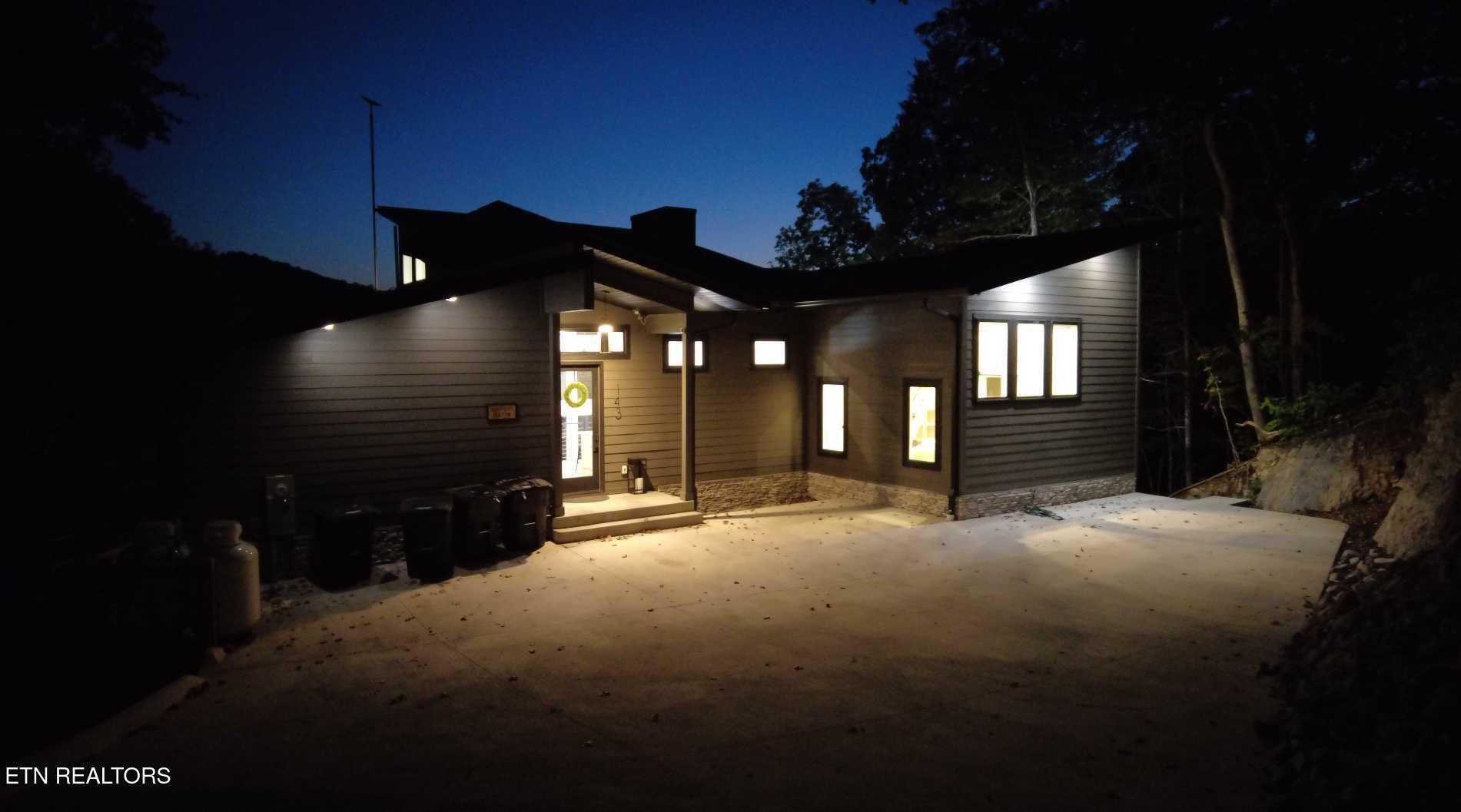 Image 2: 143 Hidden Ln The Cutali Group