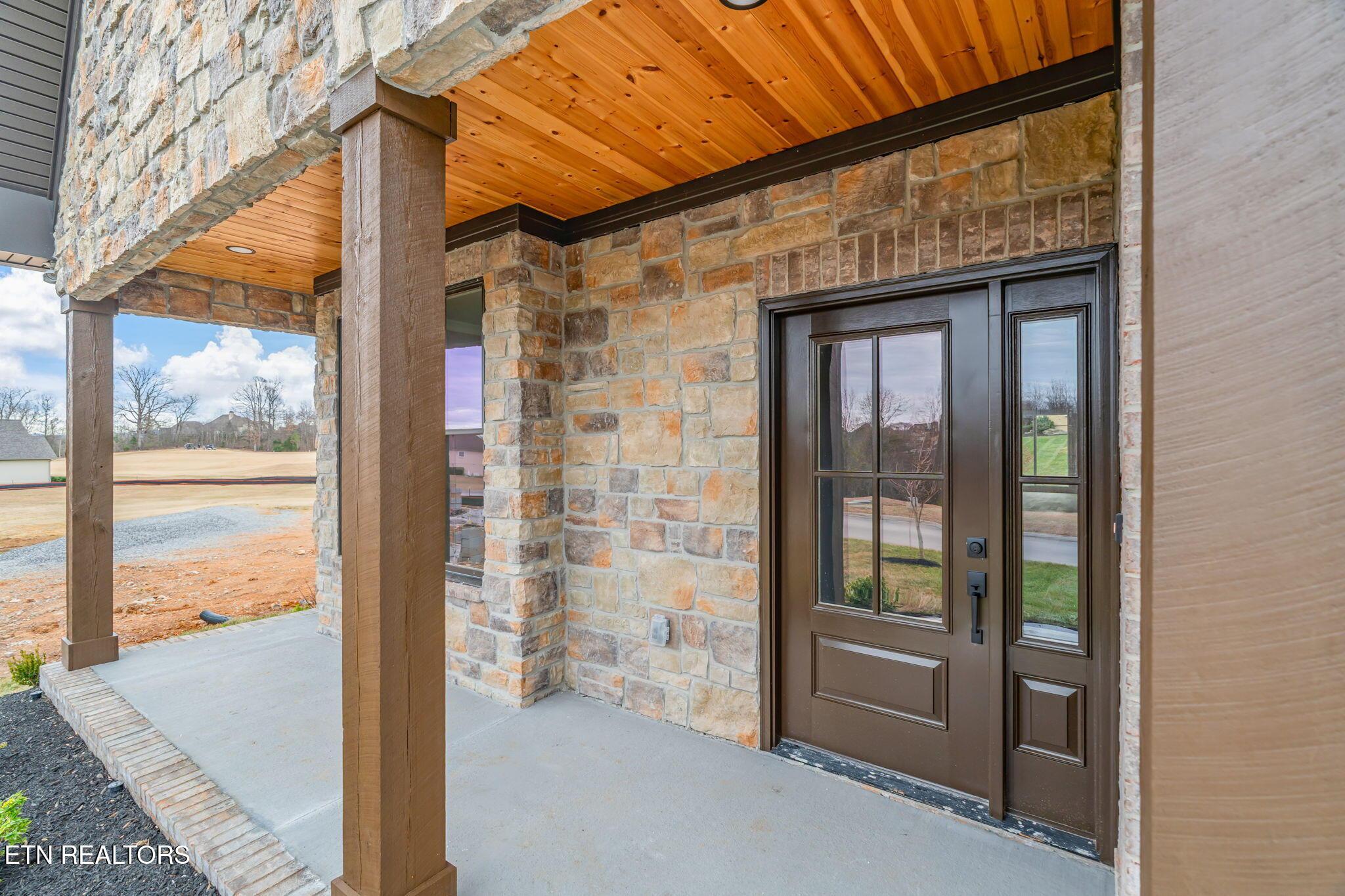 Image 4: 8-web-or-mls-204 Goldcrest Drive-41