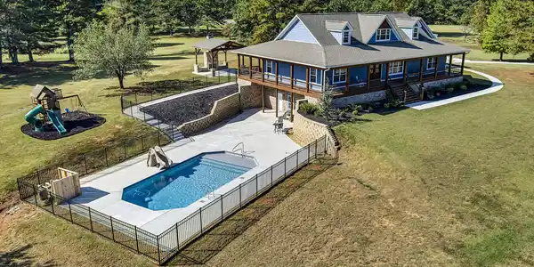 401 Lakehaven