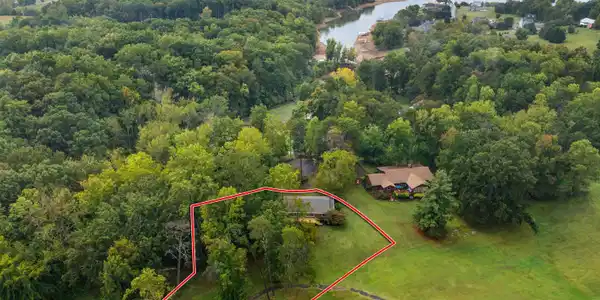 Image 3: 005-3320HazelwoodCourt-Baneberry