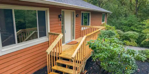 Image 4: 5.5-034-3320hazelwoodCourt