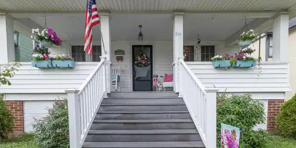 210 Walden Ave
