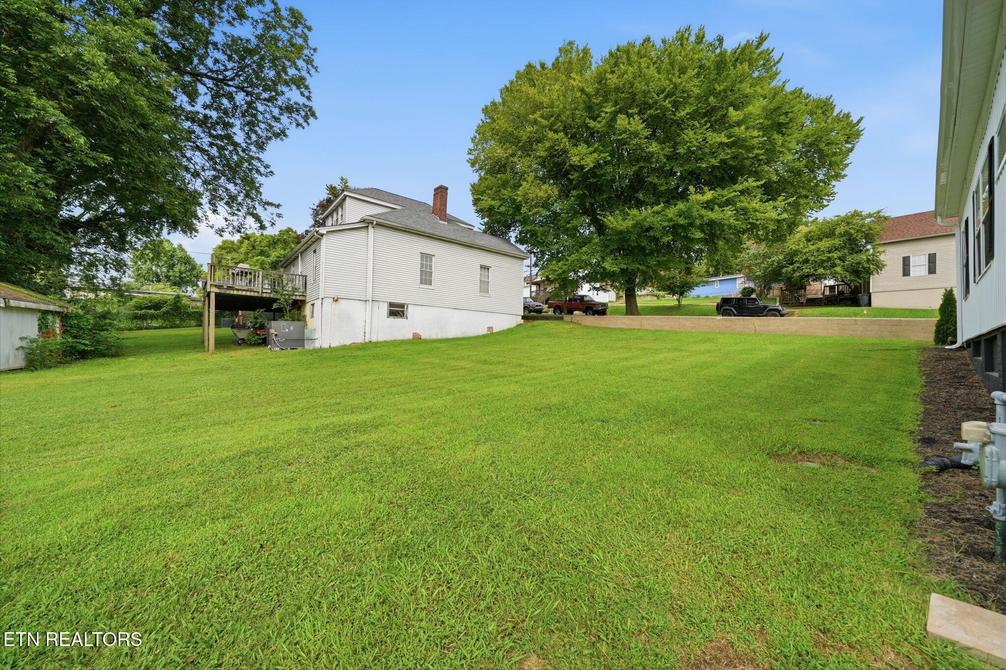 Image 1: 10-web-or-mls-020_DSC05880