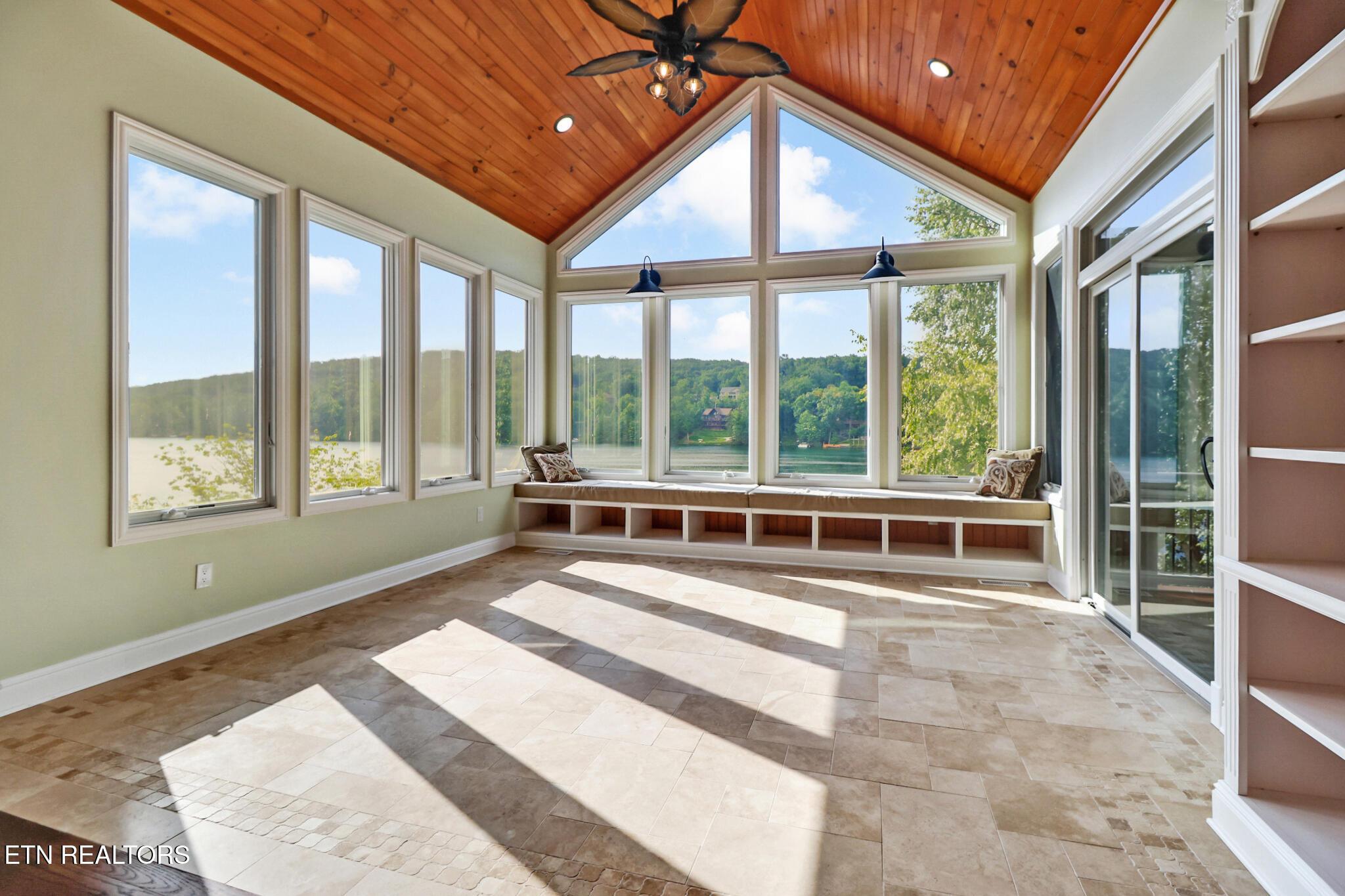 Image 2: Sunroom