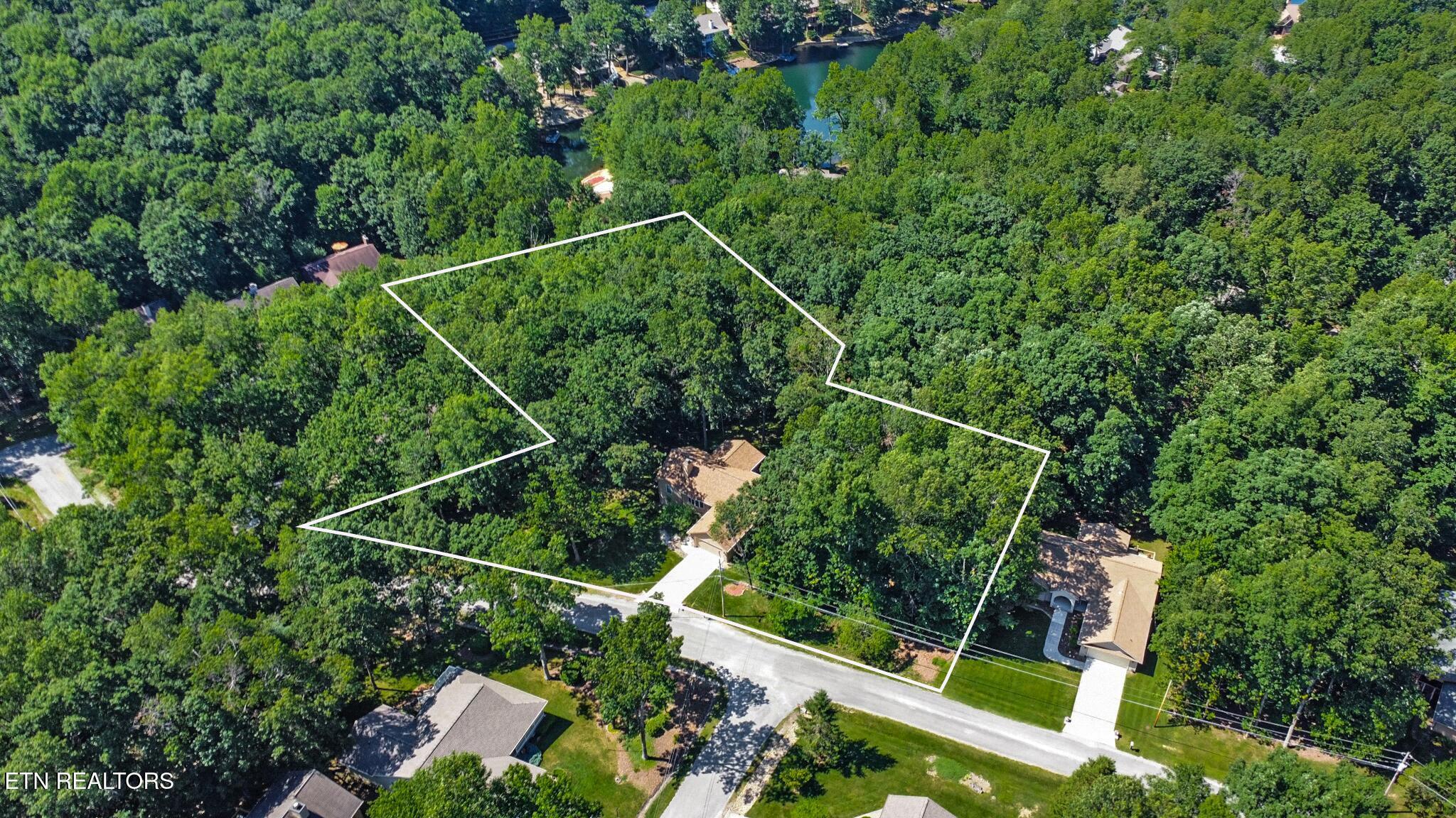 Image 2: 1.77 ACRE COMBINED LOTS