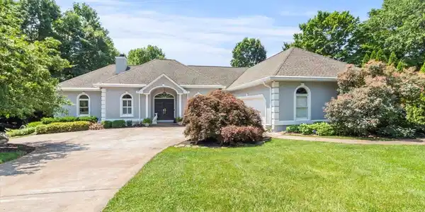 7049 Lake Bluff Court