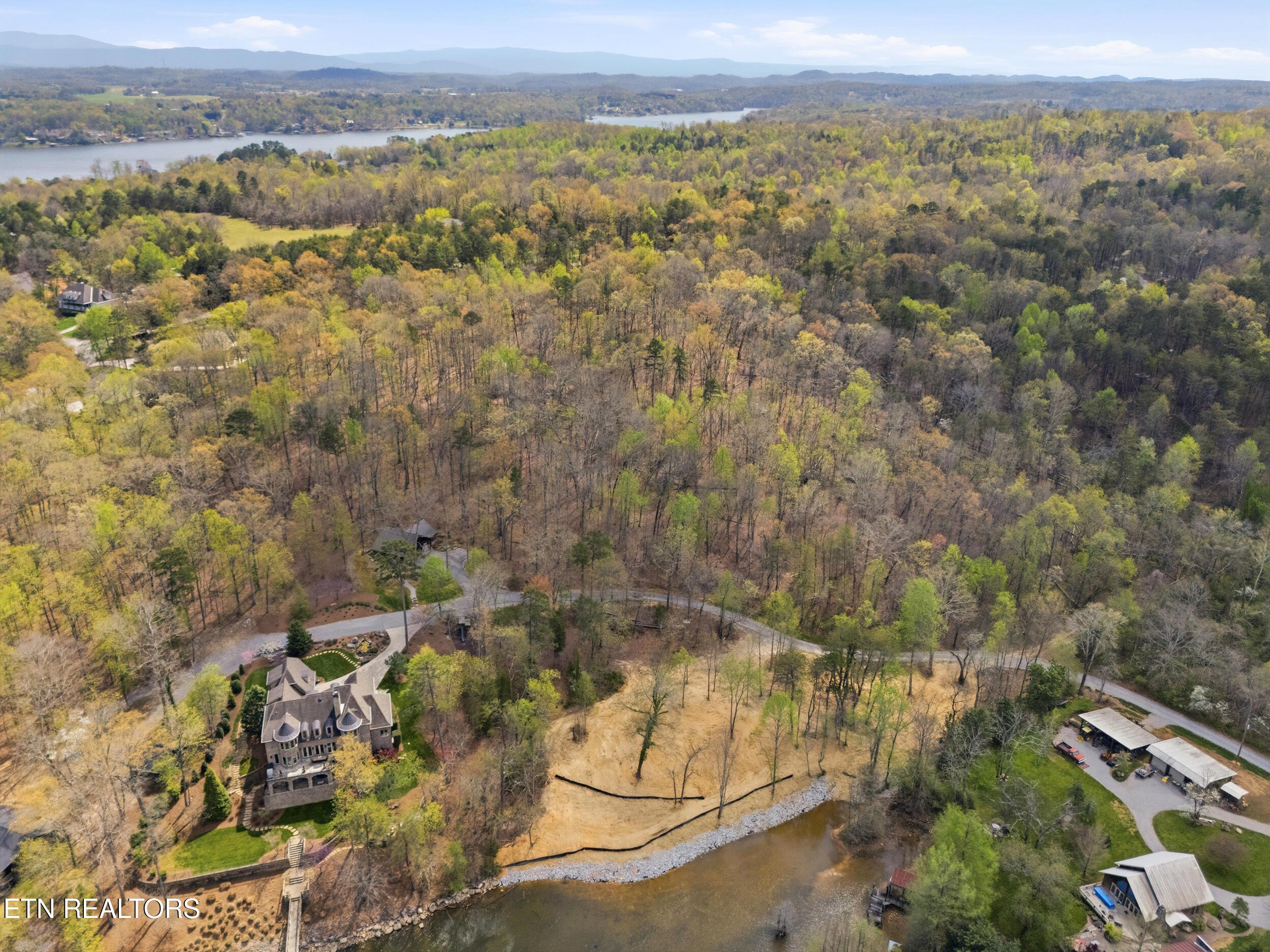 Image 3: lakeland_dr_lot_019