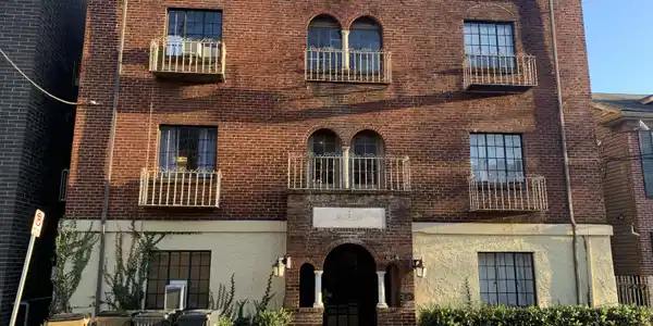 614 W Hill Ave