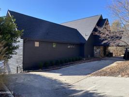 1642 Deerfield Way