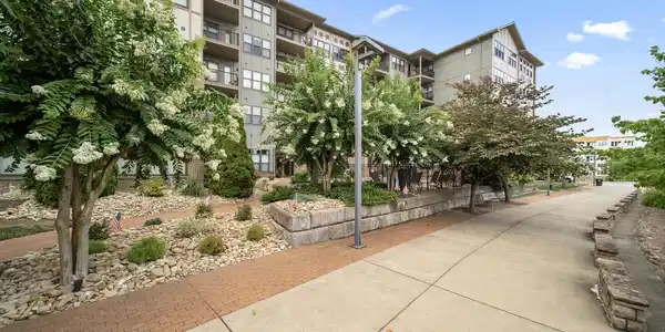 445 W Blount Ave