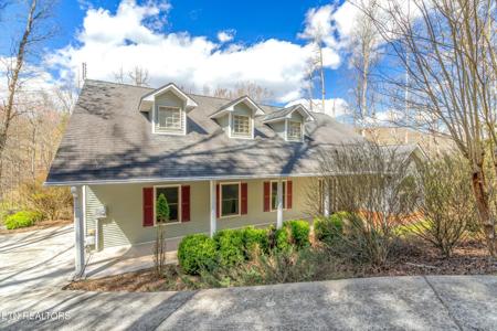 319 Pin Oak Drive