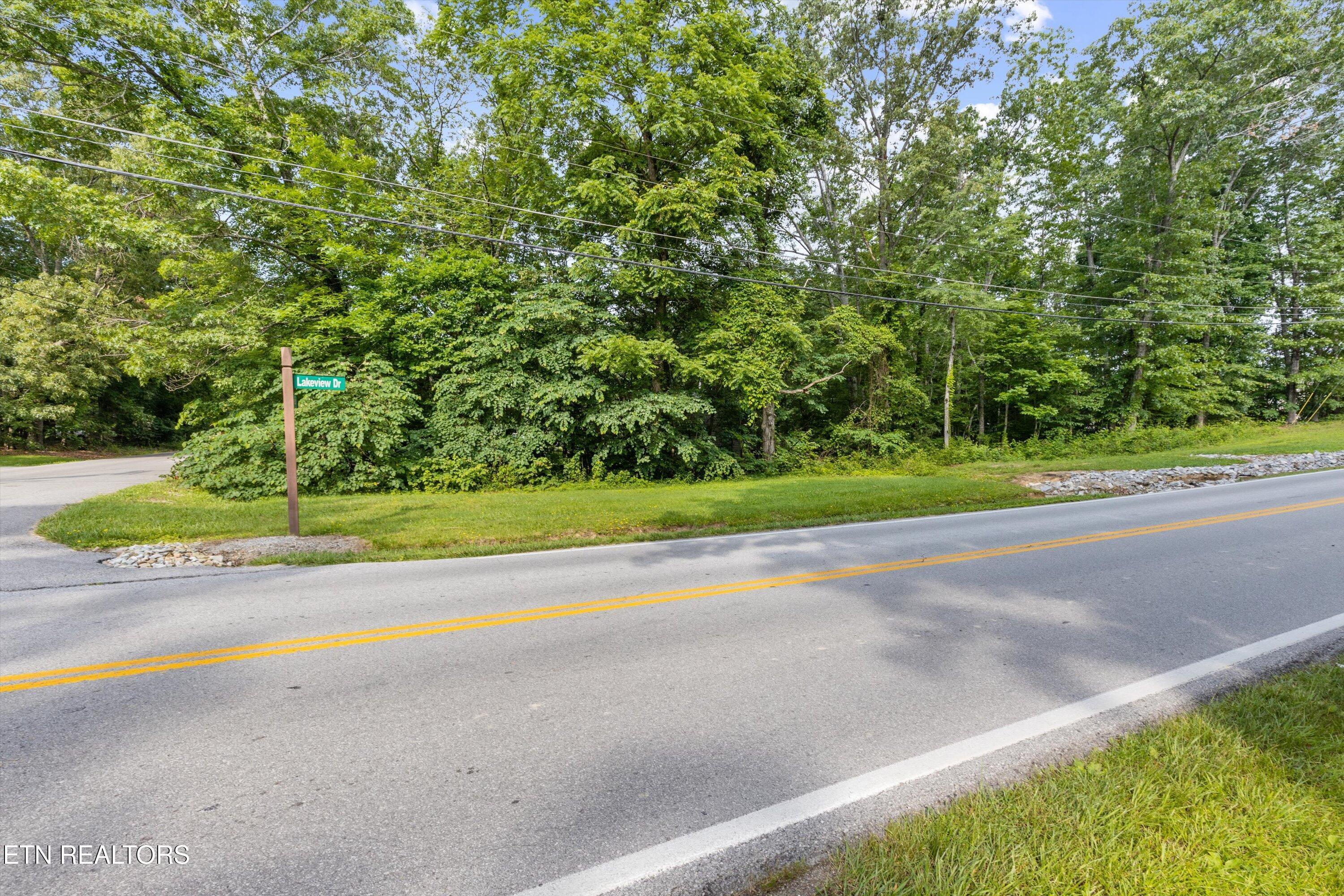 Image 3: 10-120 Lakeview Dr08