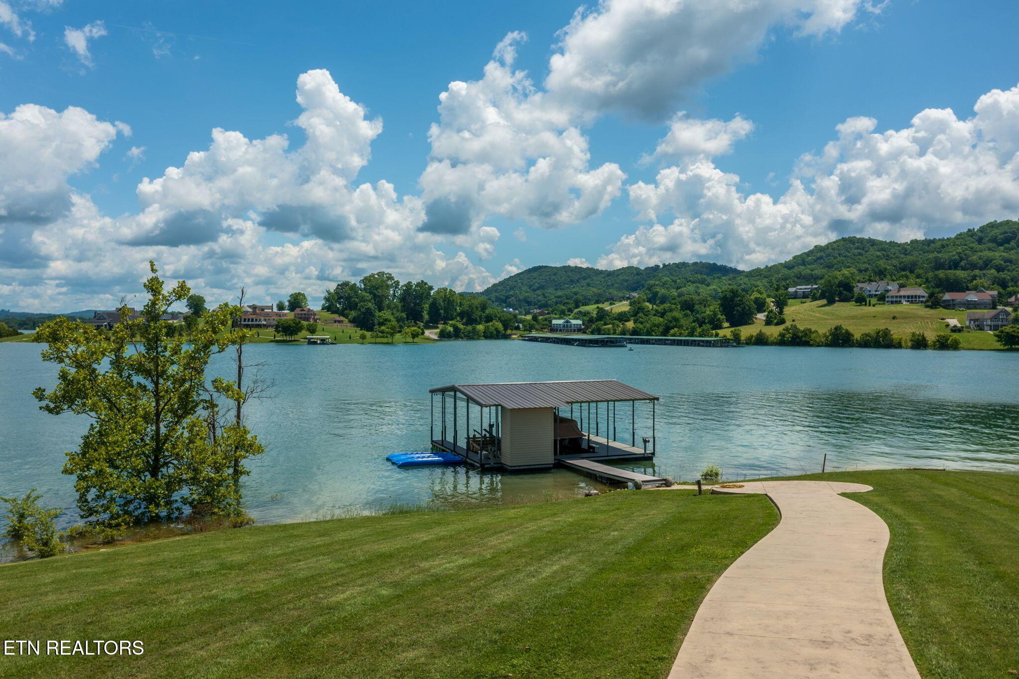 Image 3: Home to water