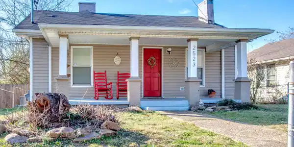 2523 Scottish Pike