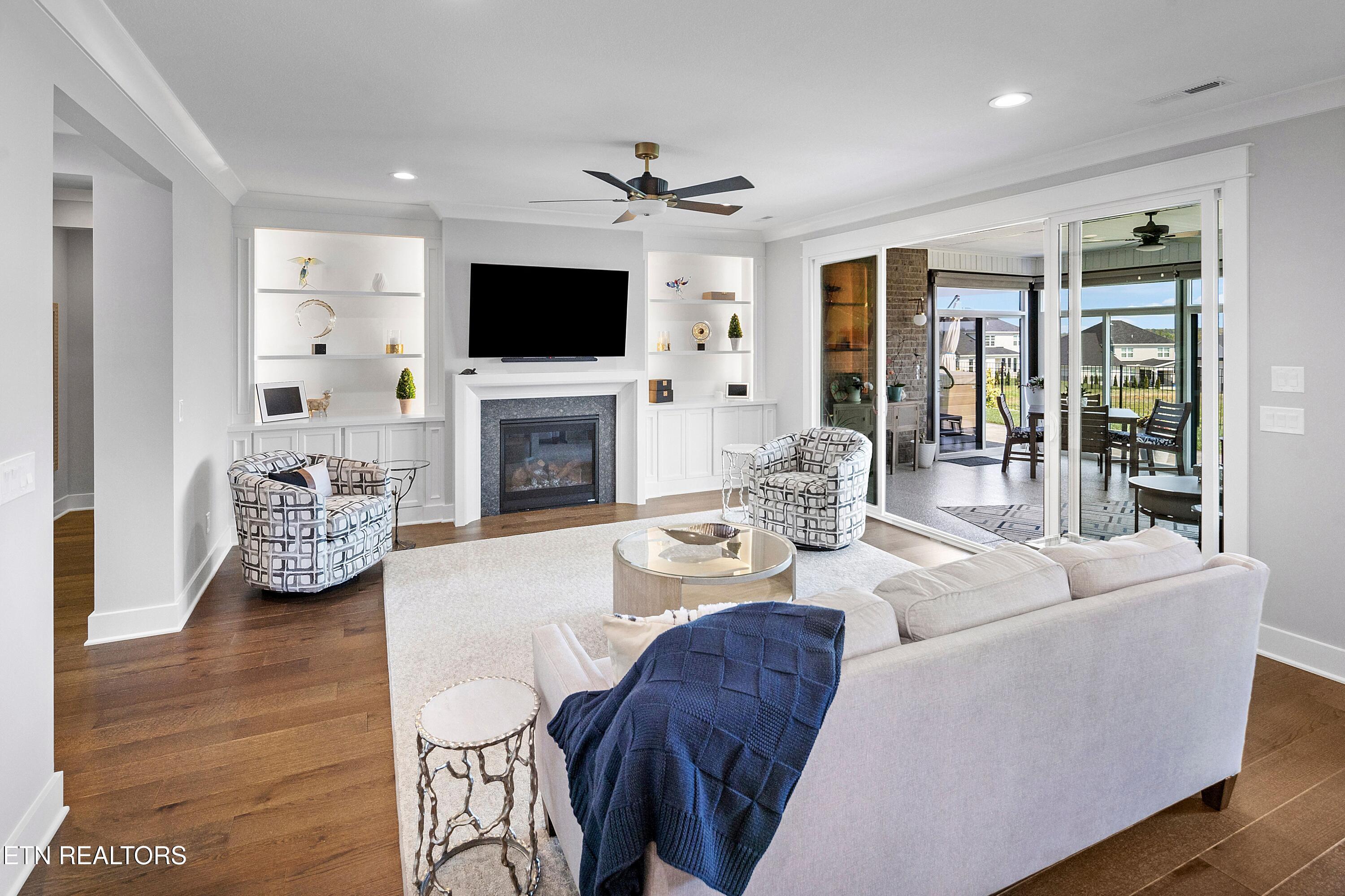 Image 3: living rm view