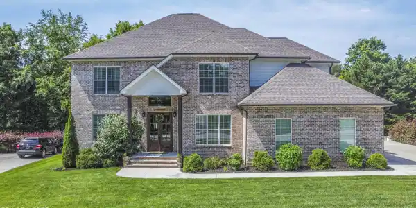 10412 Meadow Ridges Lane