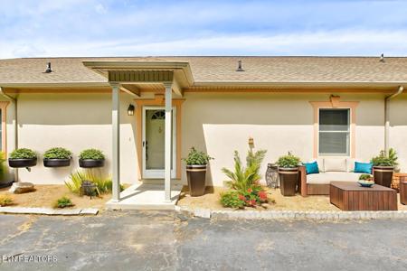 3002 Brentwood Court