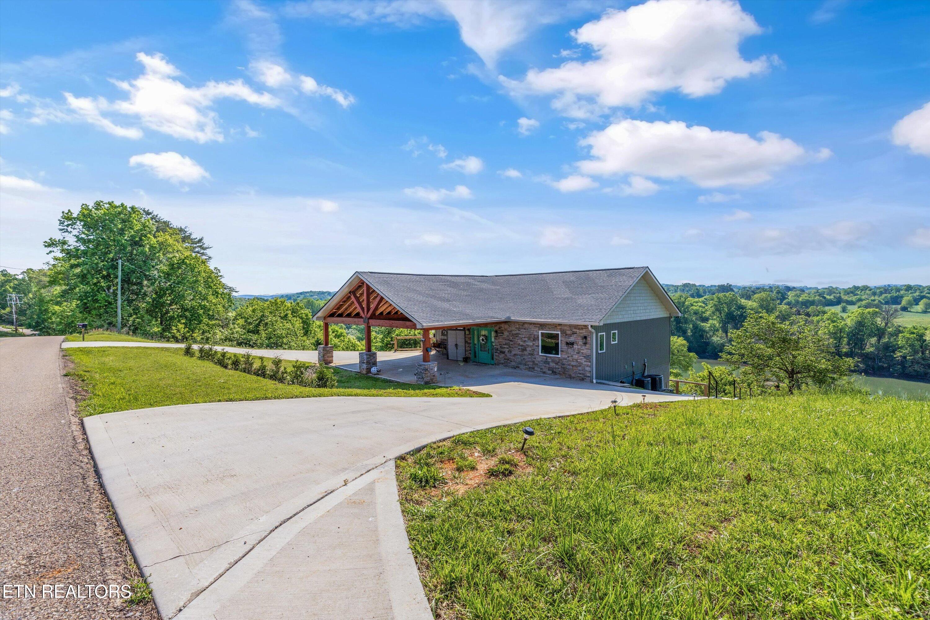 Image 4: 9828 Kodak Rd