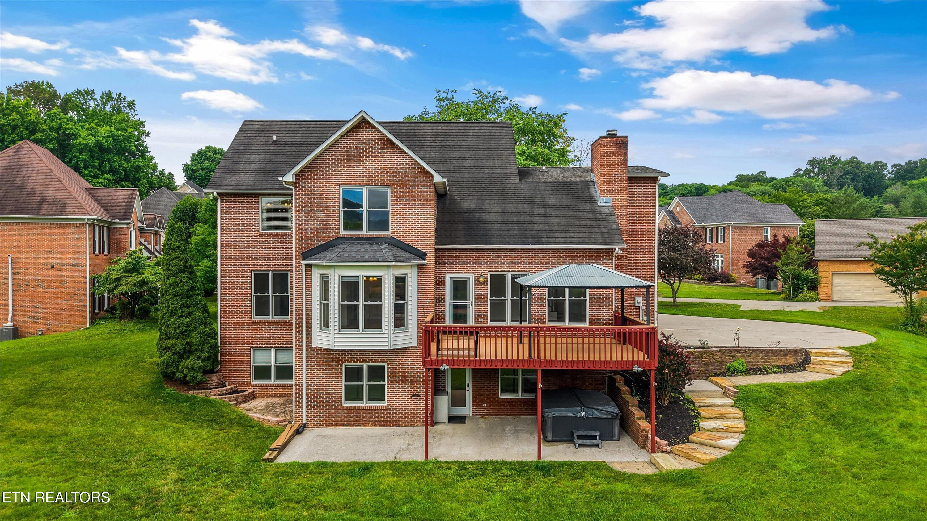 Image 2: 56-16 Radcliff Terrace060