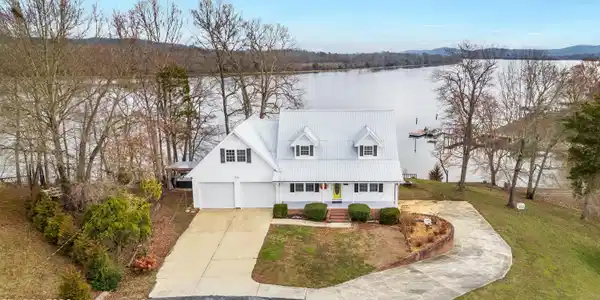 750 Lakewood Drive
