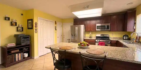 Image 4: 4
