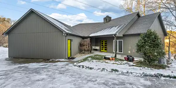 825 Deep Cove Lane
