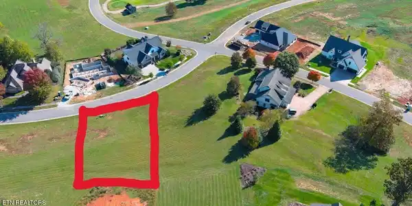 Image 4: Aerial View of lot 127