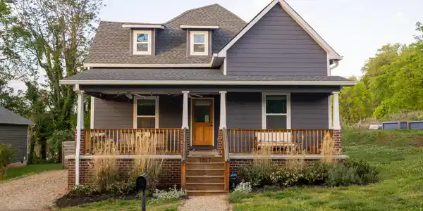 1027 Ford Place