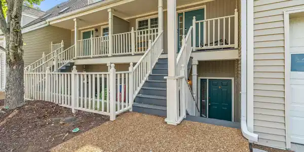520 Riverfront Way