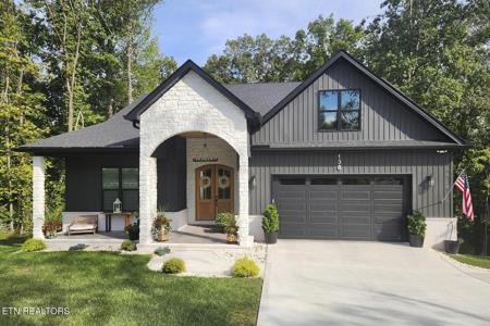 136 Amohi Way