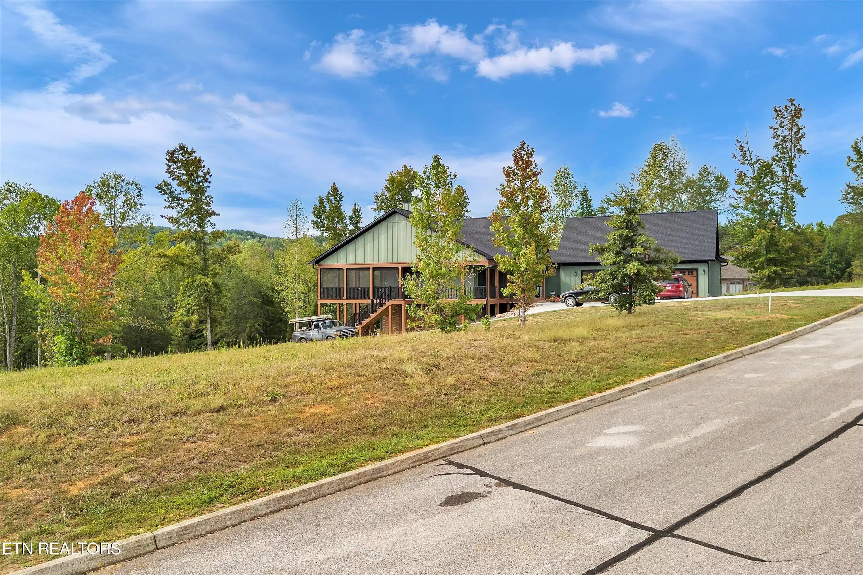 Image 1: 108 Blue Heron Bluff