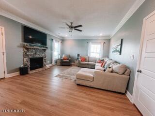 Image 4: Great room to fp