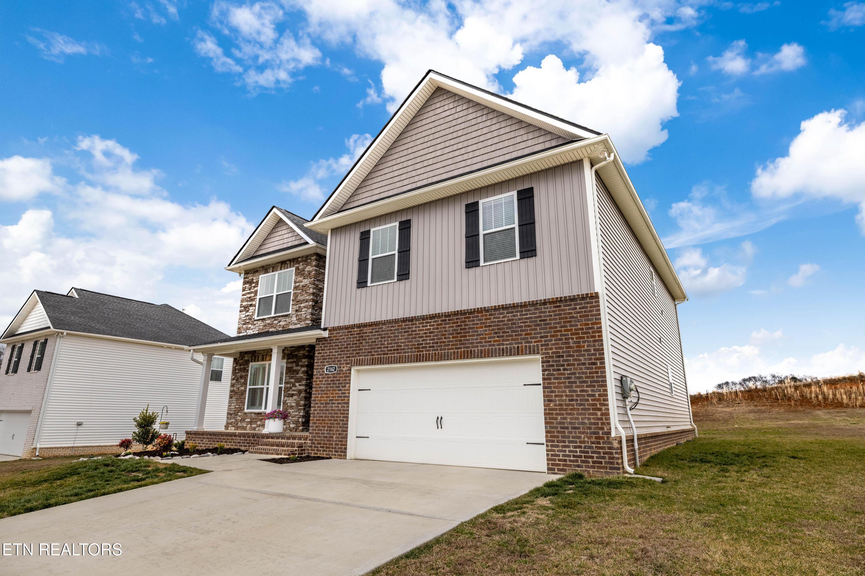 Image 3: 2162TributaryDr-52