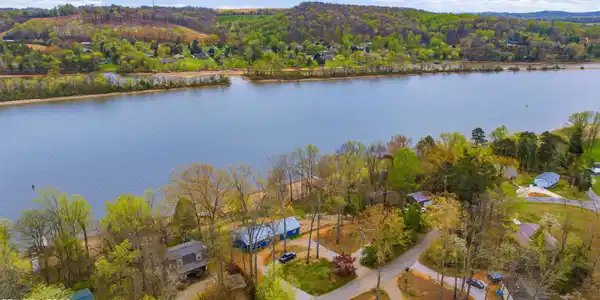 Image 2: lakeshore-42