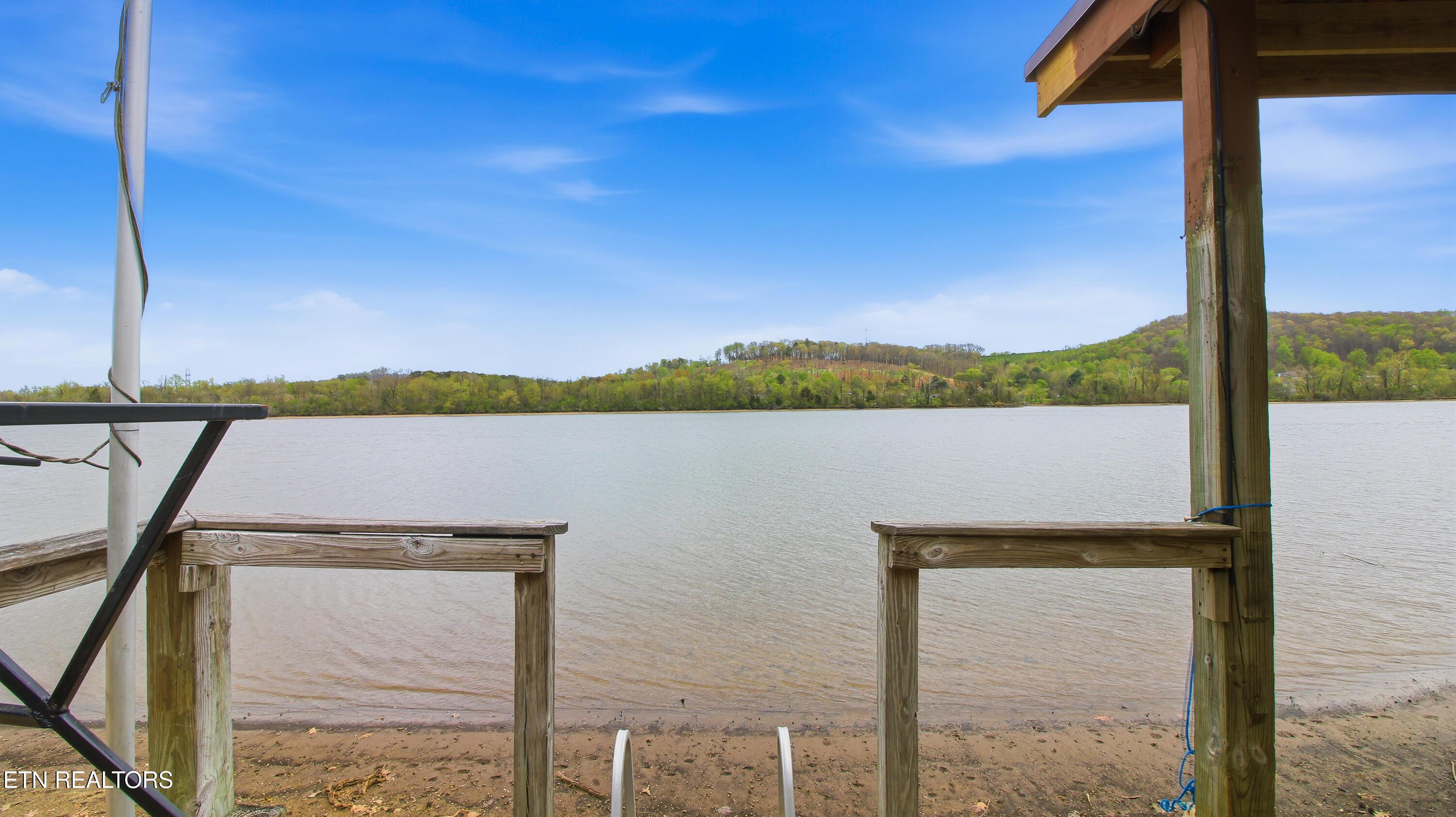 Image 3: lakeshore-39